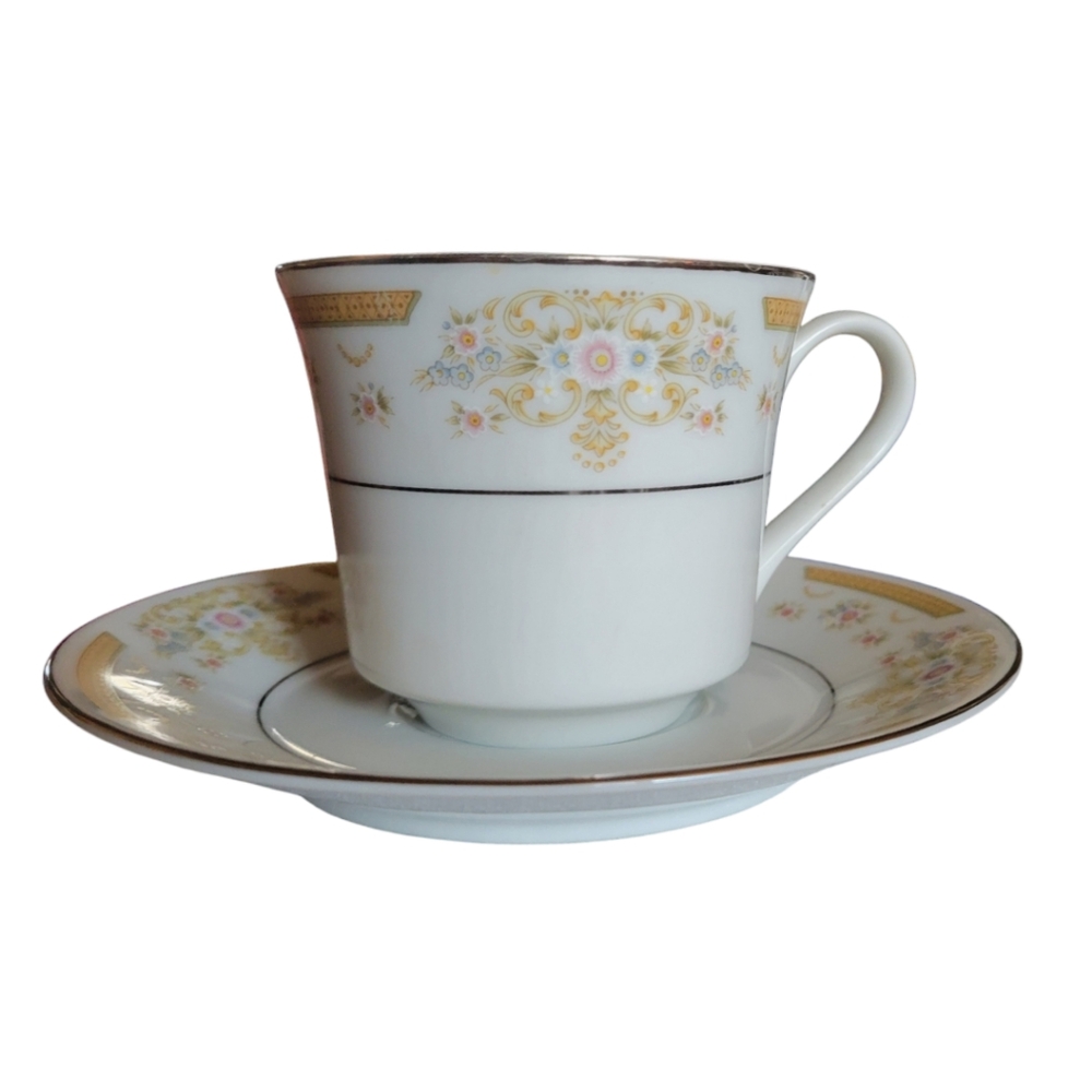 1 Vtg Signature Collection Coronet Coffee Tea Cup & Saucer Platinum Accents